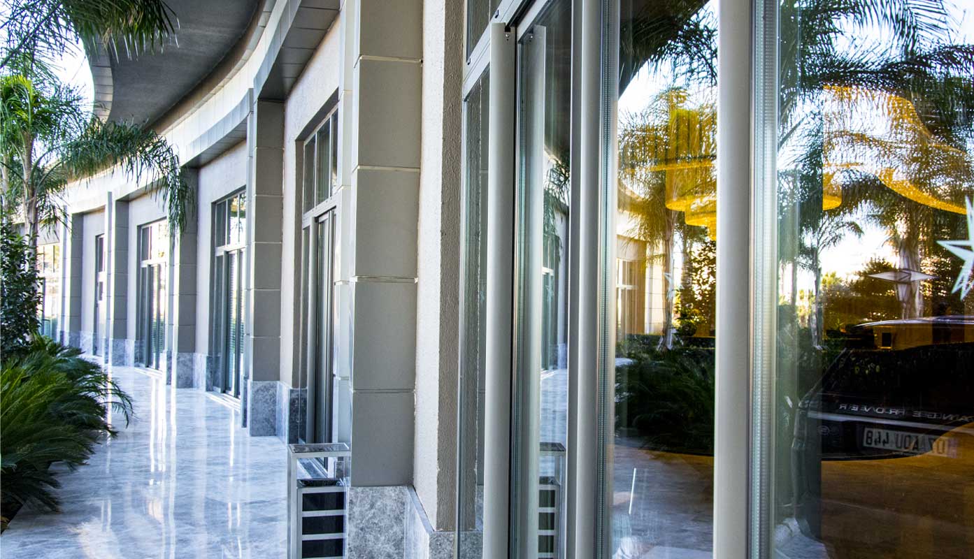 INSULATED AND UNINSULATED  ALUMINUM JOINERY